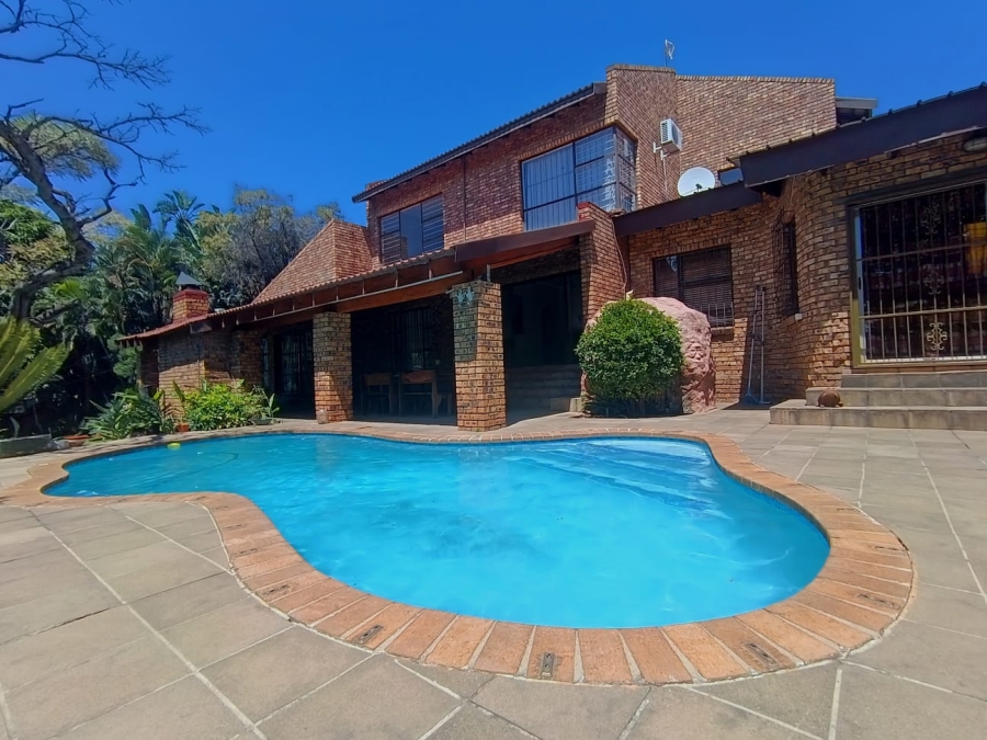 5 Bedroom Property for Sale in Safari Gardens North West